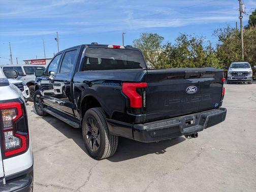 2025 Ford F-150 Lightning Flash
