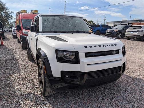 2024 Land Rover Defender 110 P400 X-Dynamic SE