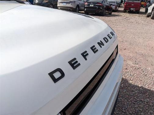 2024 Land Rover Defender 110 P400 X-Dynamic SE