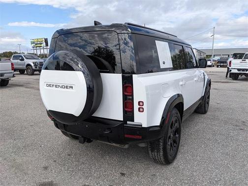 2024 Land Rover Defender 110 P400 X-Dynamic SE