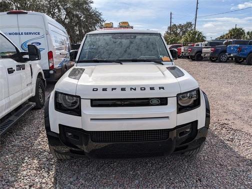 2024 Land Rover Defender 110 P400 X-Dynamic SE