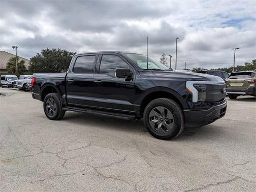 2025 Ford F-150 Lightning Flash