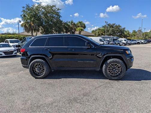 2019 Jeep Grand Cherokee Laredo