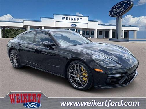 2017 Porsche Panamera Turbo