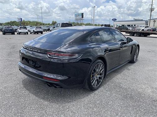 2017 Porsche Panamera Turbo