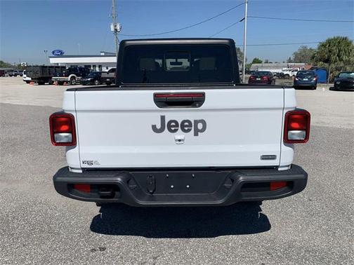 2023 Jeep Gladiator Overland