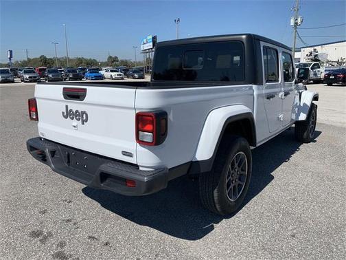 2023 Jeep Gladiator Overland