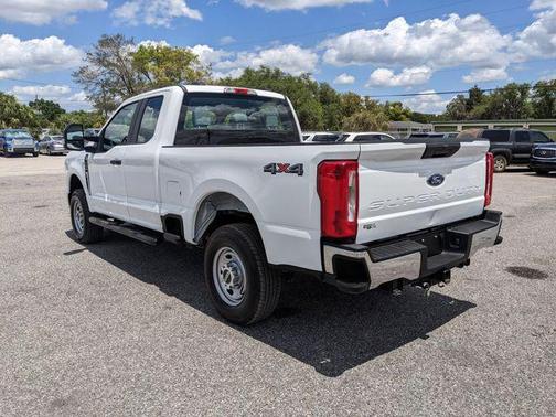 Oxford White 2023 Ford F-250 XL