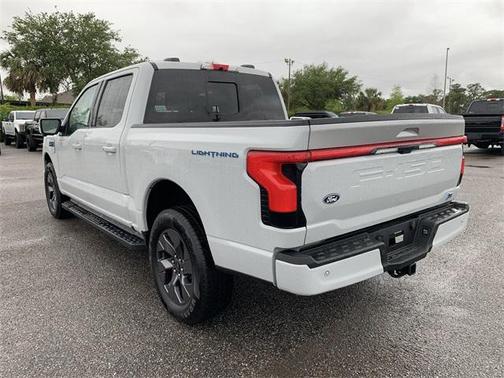 2024 Ford F-150 Lightning LARIAT