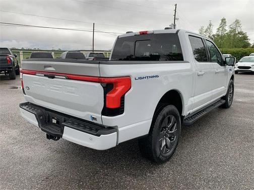 2024 Ford F-150 Lightning LARIAT