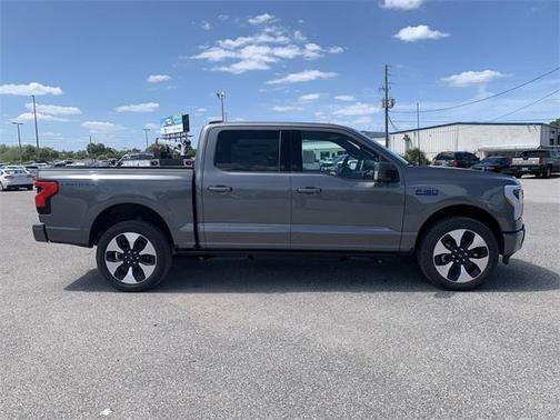 2025 Ford F-150 Lightning Platinum