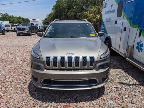 Light Brownstone Pearlcoat 2017 Jeep Cherokee Overland