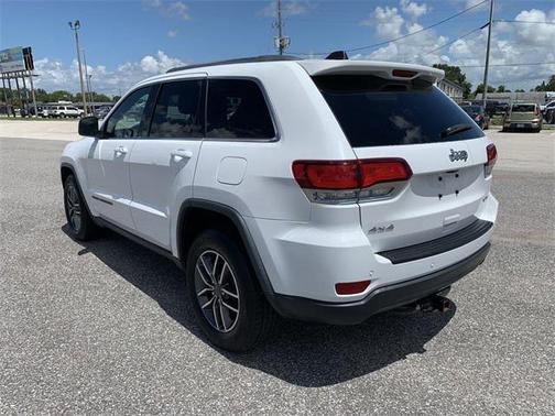 2020 Jeep Grand Cherokee Laredo
