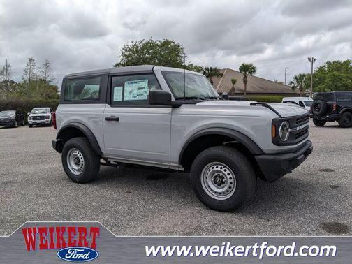 Avalanche Gray 2026 Ford Bronco Base