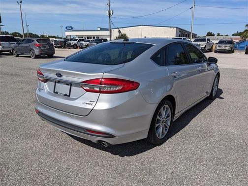 2017 Ford Fusion Hybrid SE