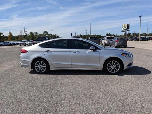 2017 Ford Fusion Hybrid SE