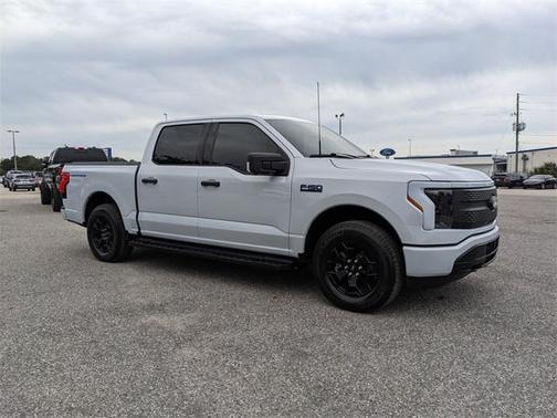 2025 Ford F-150 Lightning XLT