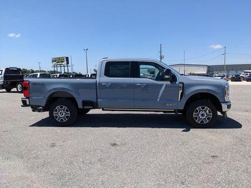 Glacier Gray Metallic Tri-Coat 2026 Ford F-250 Lariat