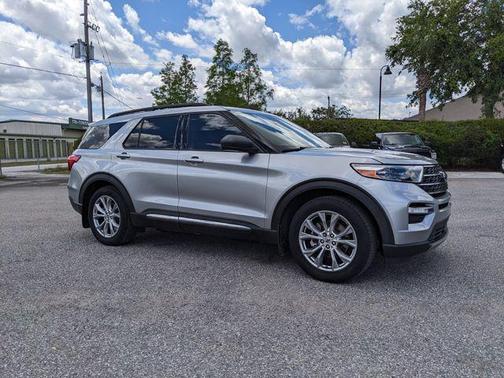 Silver Metallic 2020 Ford Explorer XLT