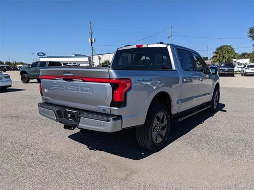 2025 Ford F-150 Lightning LARIAT