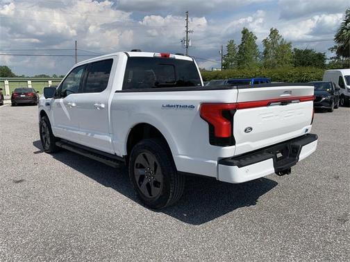 2024 Ford F-150 Lightning LARIAT