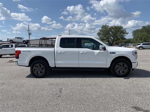 2024 Ford F-150 Lightning LARIAT