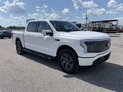 2024 Ford F-150 Lightning LARIAT