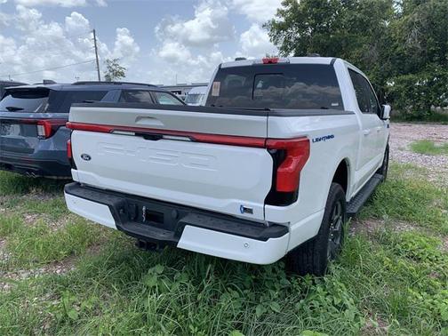 2024 Ford F-150 Lightning LARIAT