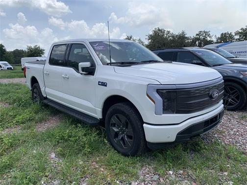 2024 Ford F-150 Lightning LARIAT