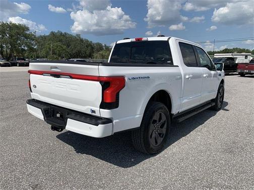 2024 Ford F-150 Lightning LARIAT