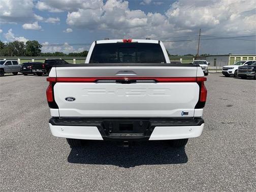 2024 Ford F-150 Lightning LARIAT