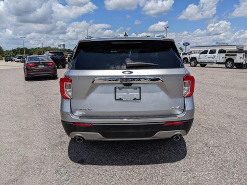 Silver Metallic 2021 Ford Explorer Limited