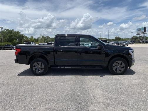 2024 Ford F-150 Lightning LARIAT