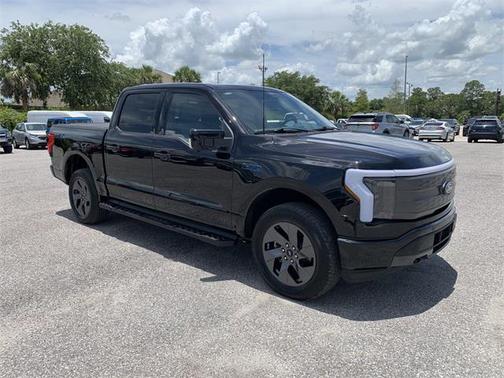 2024 Ford F-150 Lightning LARIAT