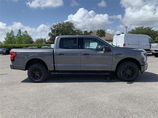 2025 Ford F-150 Lightning XLT