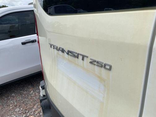 Oxford White 2017 Ford Transit-250 Base