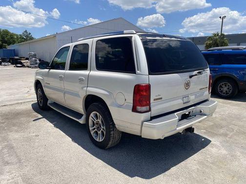 Diamond White 2002 Cadillac Escalade Base