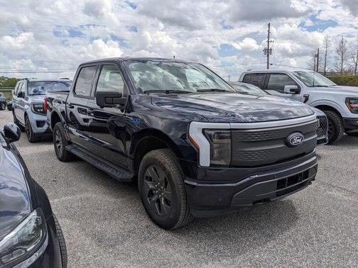 2025 Ford F-150 Lightning Flash