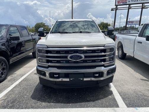 White Metallic 2023 Ford F-250 Lariat