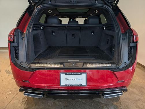 2026 Land Rover Range Rover Sport SE