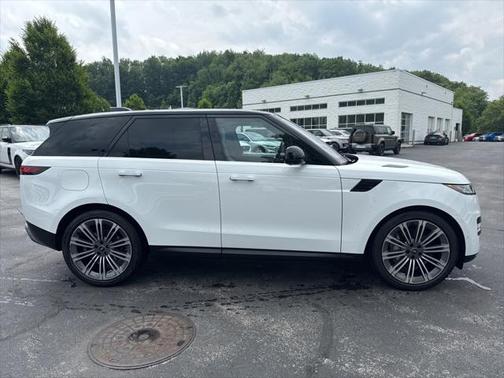 2023 Land Rover Range Rover Sport SE