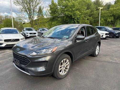 Magnetic Metallic 2020 Ford Escape SE