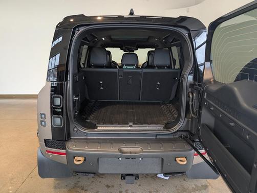 Copper 2026 Land Rover Defender P635 OCTA