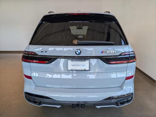 2024 BMW X7 M60i
