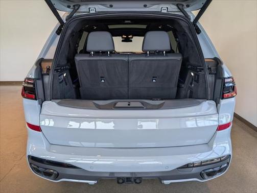 2024 BMW X7 M60i