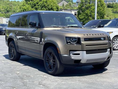 Gondwana Stone Metallic 2023 Land Rover Defender 130 SE