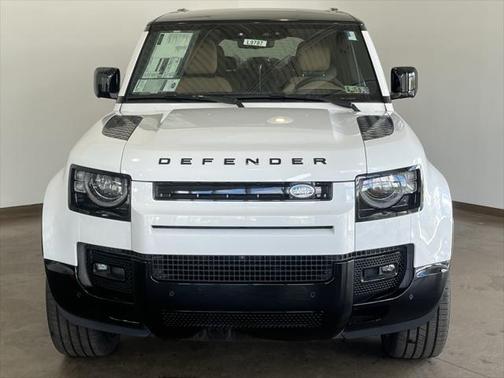 2025 Land Rover Defender 130 P400 X-Dynamic SE