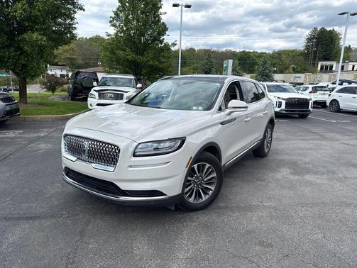Ceramic Pearl Metallic Tinted Clearcoat 2022 Lincoln Nautilus Reserve