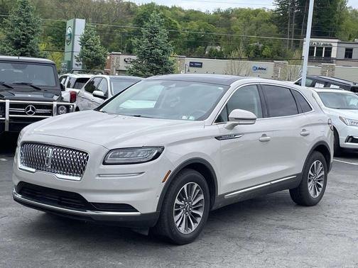 Ceramic Pearl Metallic Tinted Clearcoat 2022 Lincoln Nautilus Reserve