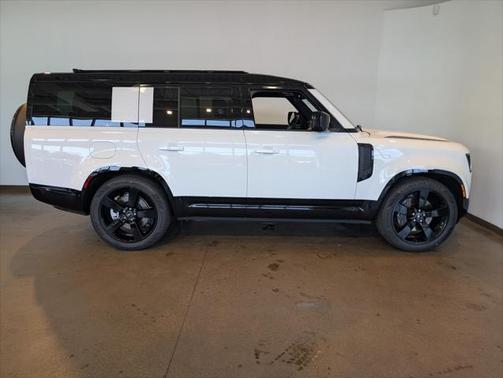 2025 Land Rover Defender 130 P400 X-Dynamic SE